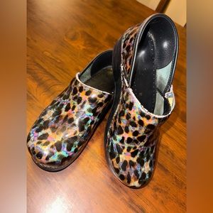 EUC- Dansko- Size 39